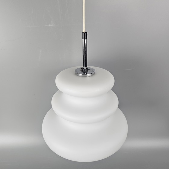 Image 1 of Lampe suspendue vintage par Peill et Putzler, Allemagne, 1960. Modèle AH 1. Verre au lait / Verre opalin. Blanc.