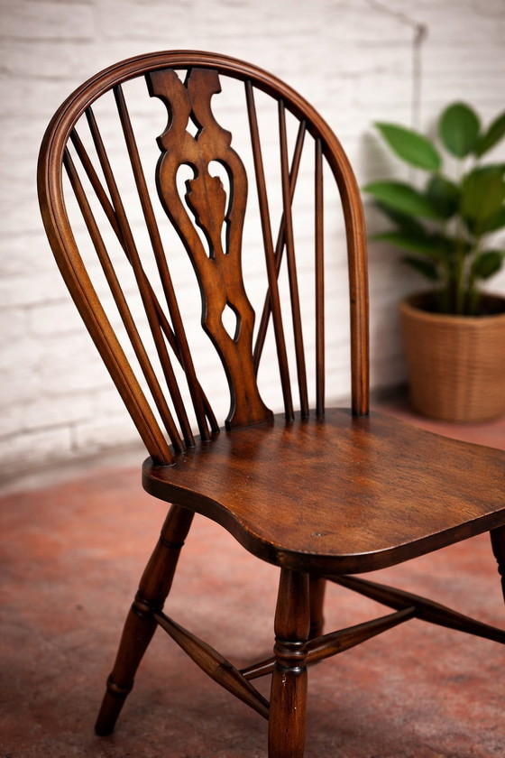 Image 1 of Prachtige Set van 3 Originele Engelse 'Wheelback' Windsor Stoelen | Massief Hout | Harlequin-Collectie | Tijdloos Ambacht