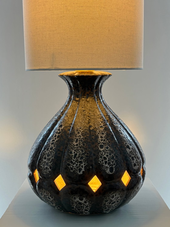 Vintage West Germany ceramic table lamp – Dual light design (photo 4 of 8)