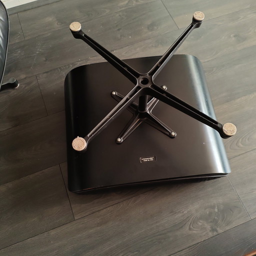 Poltrona Eames, H Miller di Vitra