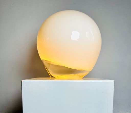 Large 'Nessa' Murano Glass Sphere Lamp in Opal White by Gino Vistosi for Vistosi, Italy, 1970s – tafellampen