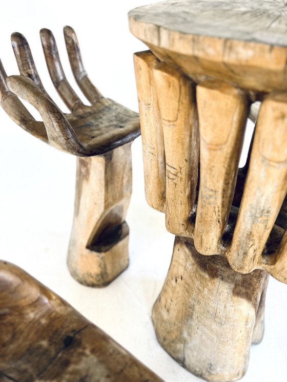 Image 1 of Vintage Handgesneden Handvormige Barkrukken + Tafel ‘70