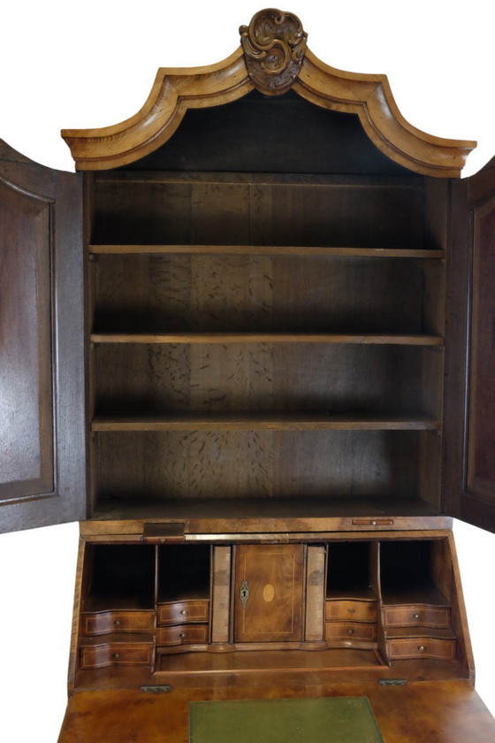 Image 1 of elegant 18th century desk with curb in burr walnut.