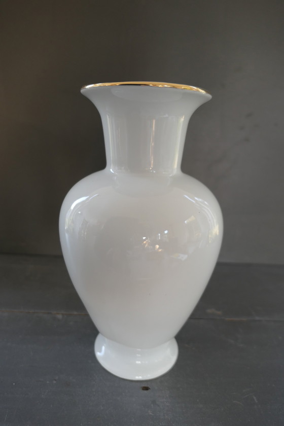 Image 1 of Vase Vintage Apulum Porcelaine Blanche Avec Geisha