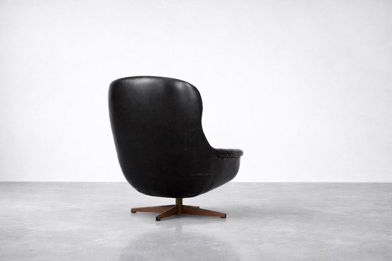 Image 1 of Vintage Mid-Century Scandinavian Modern Swivel Lounge Chair From Selig Imperial, 1970s