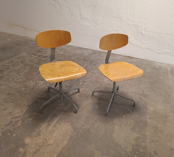 Image 1 of 2 x Stella vintage industriële draaistoelen