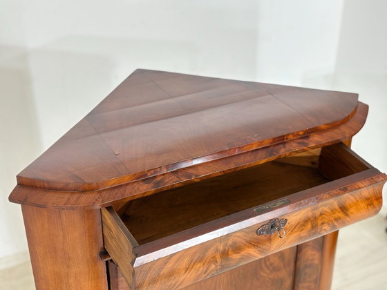 Image 1 of Biedermeier Eckschrank / Vertiko – um 1880