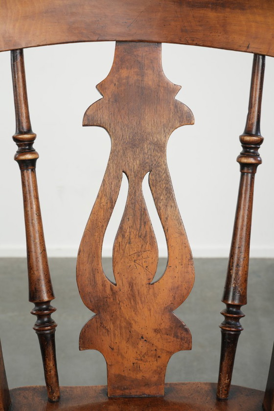 Image 1 of Antiker englischer Windsor-Spindelstuhl aus Holz mit einer wunderschönen Farbgebung aus dem frühen 19. Jahrhundert