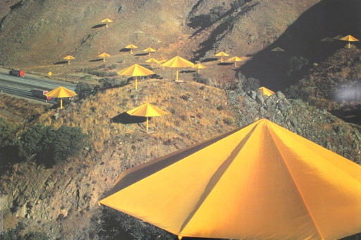 Christo - Gli ombrelli, Giappone-Usa, 1984-91 