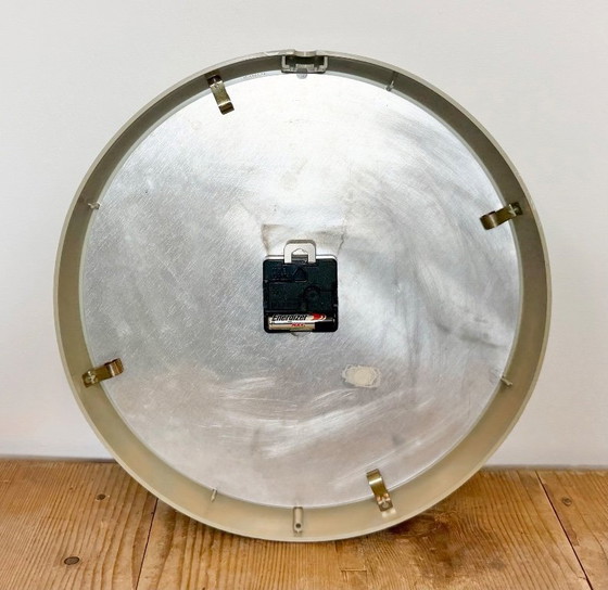 Image 1 of Grijze industriële wandklok uit Tennessee, jaren 60.