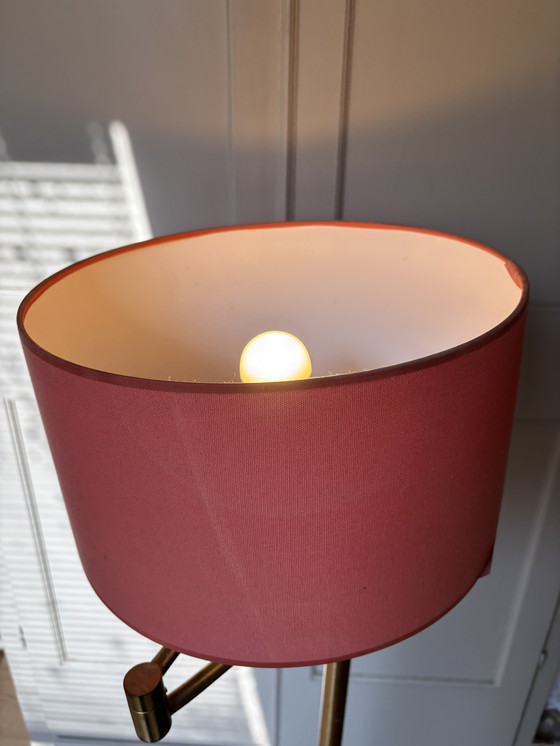 Image 1 of Lampada da terra vintage regolabile - Effetto ottone con paralume rosso