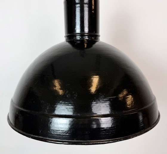 Industrial Black Enamel Factory Pendant Lamp, 1950s – Iron (photo 5 of 18)