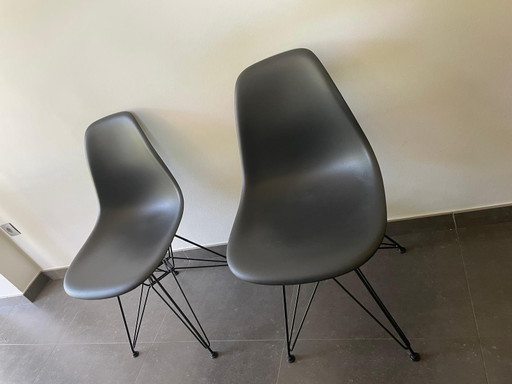 2x Vitra Eames DSR noir