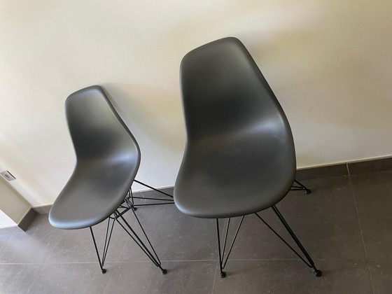 Image 1 of 2x Vitra Eames DSR noir