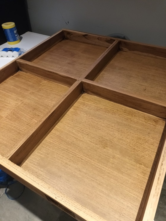 Image 1 of Wunderschöner Couchtisch aus exotischem Holz.