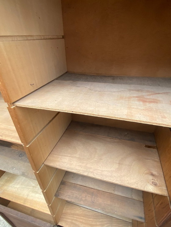 Image 1 of Archiefkast/kantoorkast met roldeksel uit de jaren 1950, gemaakt van eikenhout en fineer.