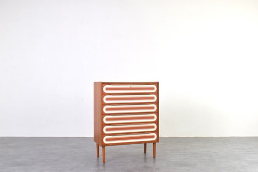 Cómoda de teca pintada a mano con estilo Op Art de mediados de siglo, década de 1960. – ladekasten, Wood (photo 2 of 17)