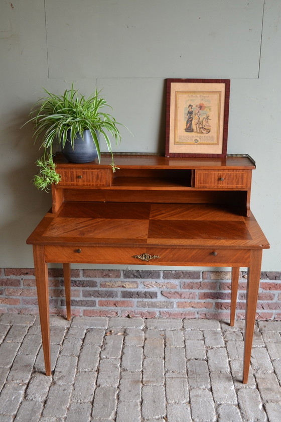 Image 1 of Antiker Nussbaum Holzschreibtisch, Schreibtisch, Pult