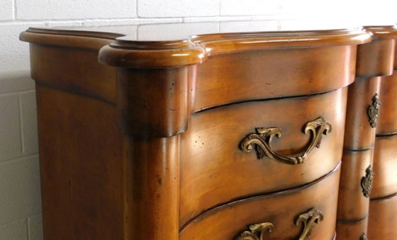 Image 1 of Traditionele dressoir/ladekast met 8 laden van fruithout van Century Furniture