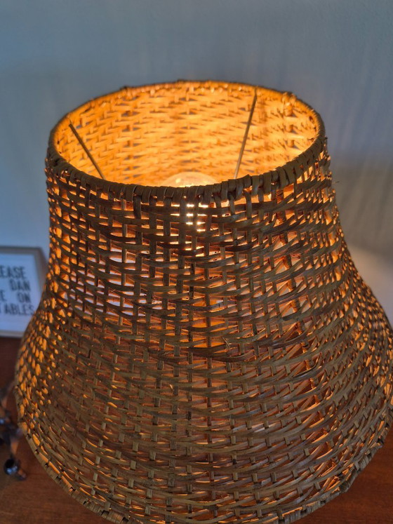 Image 1 of Lampe de table vintage en bois avec abat-jour en rotin, années 70
