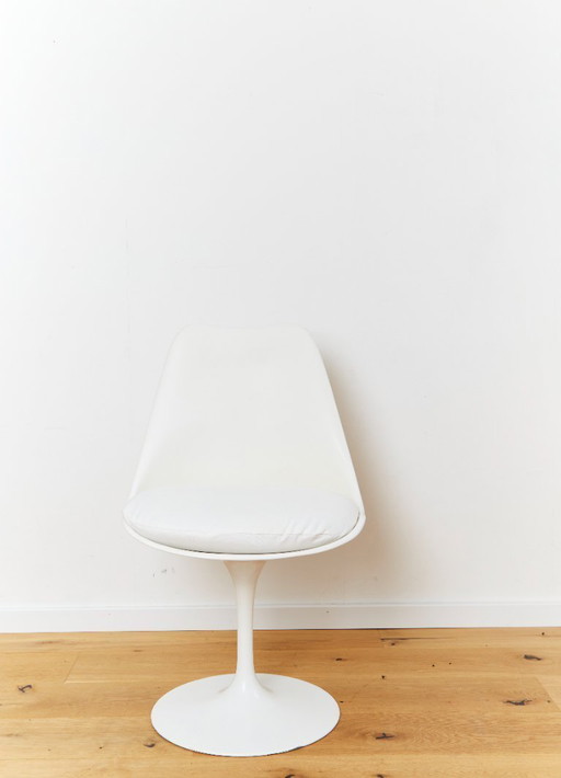 Silla Tulipán n.º 151 de Eero Saarinen para Knoll International