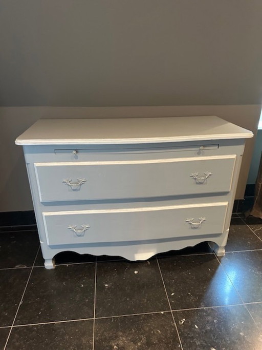 Cómoda de estilo campestre