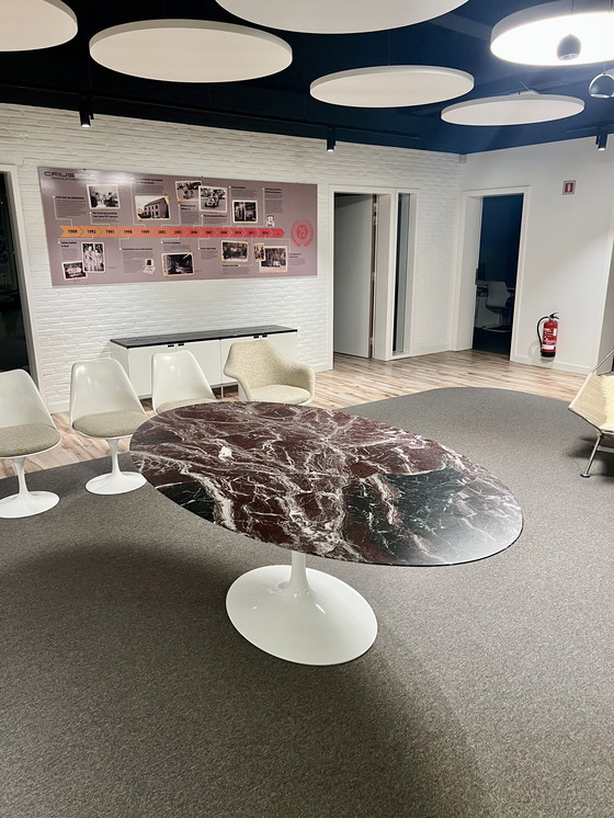 Image 1 of Table tulipe Knoll Saarinen Rosso Rubino