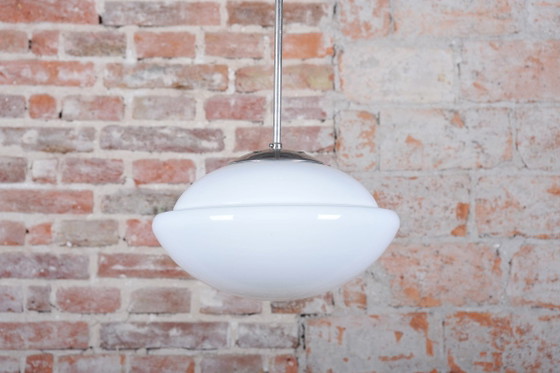 Lampadario Art Déco restaurato, di Napako, modello 4121, in cromo e vetro, di fabbricazione ceca, anni '30. (photo 4 of 8)