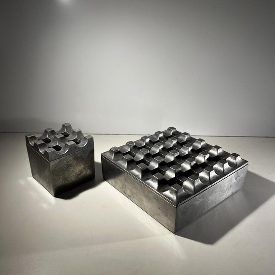 Brutalist Ashtrays in Cast Aluminum by Ljungberg & Backstrum, 1970, Set of 2 – Decorative Objects (photo 11 of 16)
