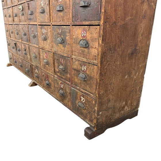 Image 1 of Gran cómoda antigua – mueble industrial con 48 cajones