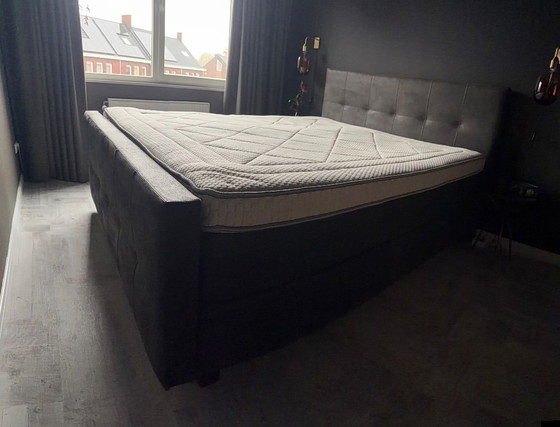 Image 1 of Very neat box spring Swiss Sense 180x220