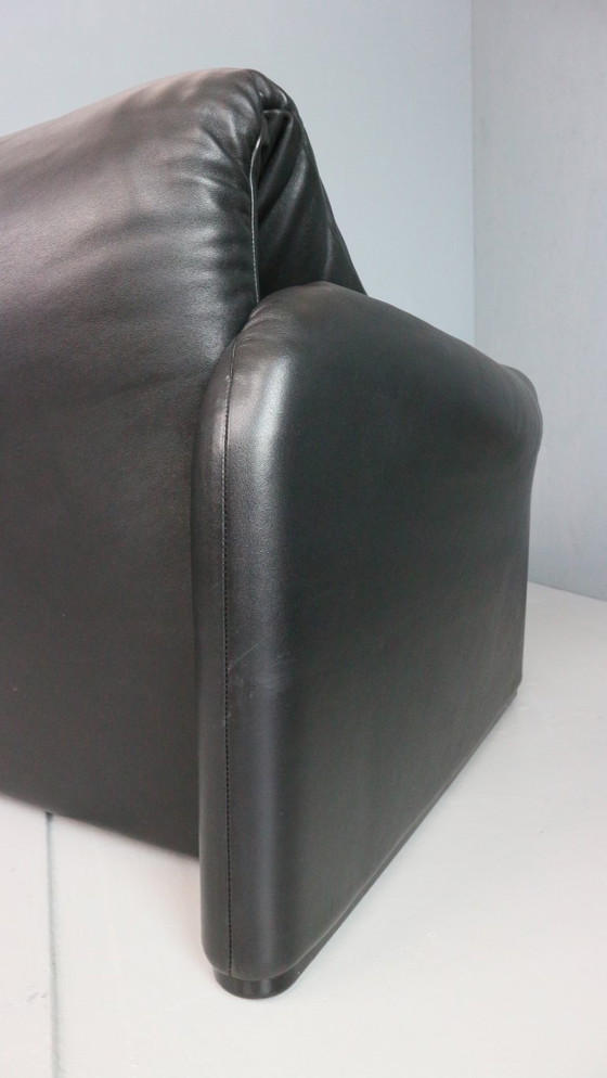 Image 1 of Vico Magistretti Maralunga - Sedia da salotto in pelle nera per Cassina, anni '80
