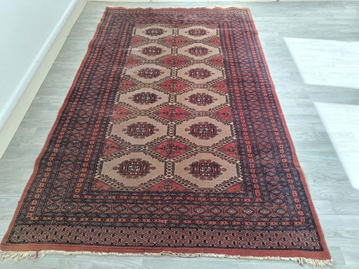 Alfombra pakistaní de Bujará hecha a mano