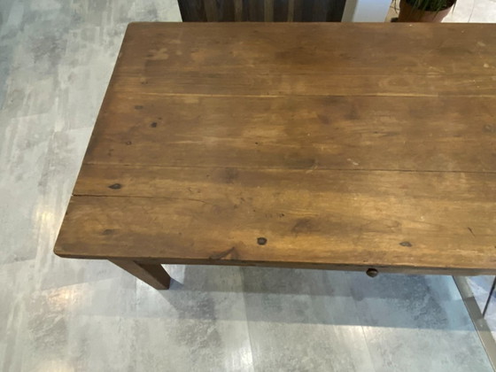 Image 1 of Tavolino rustico da caffè in rovere massello con 1 cassetto, circa 1930