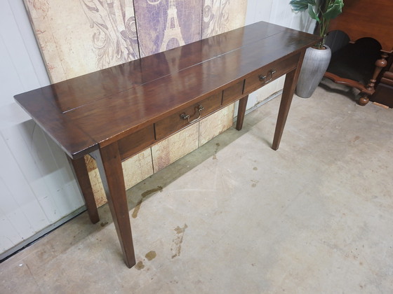 Image 1 of Klassischer Beistelltisch aus dunklem Kirschholz, Konsolentisch, Wandkonsole, Maße: 140 x 40 cm und 75 cm hoch.