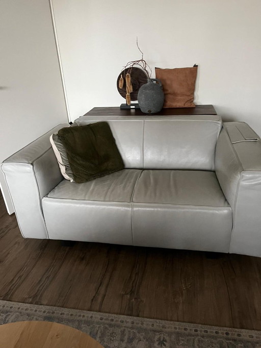 Deux canapés deux places en cuir véritable, « Voyager Africa Grey »