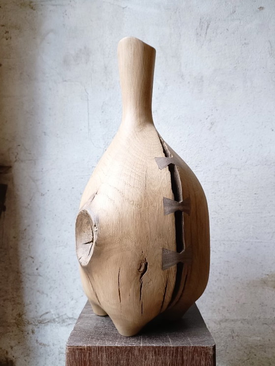 Image 1 of Gran jarrón/escultura en roble macizo tallado