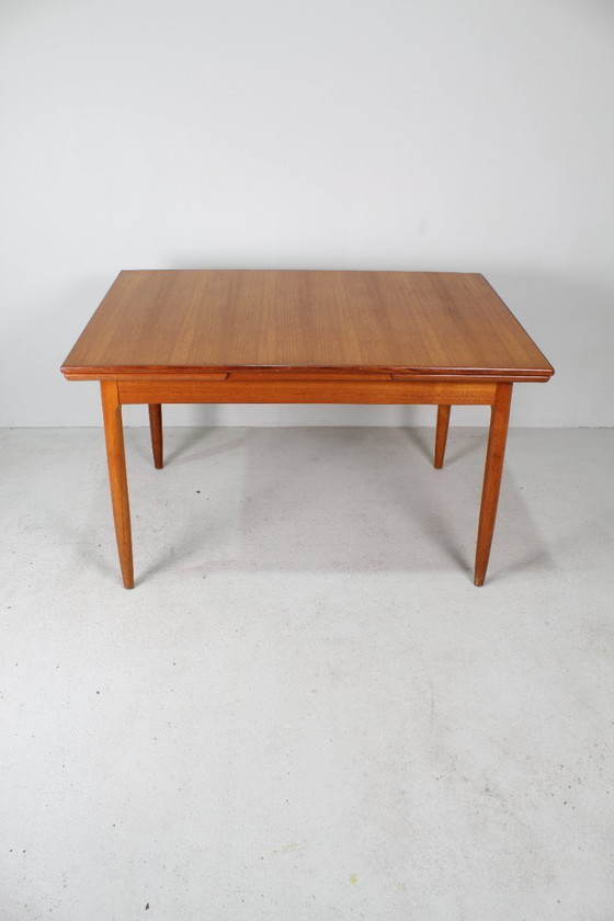 Image 1 of Vintage extendable dining table from the 1960s