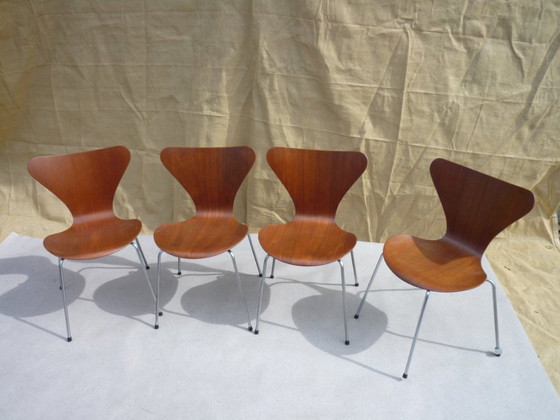 Set of 4 Arne Jacobsen teak chairs, Mod. 3107 – Fritz Hansen, Dining chairs, Wood, Vintage (photo 7 of 7)