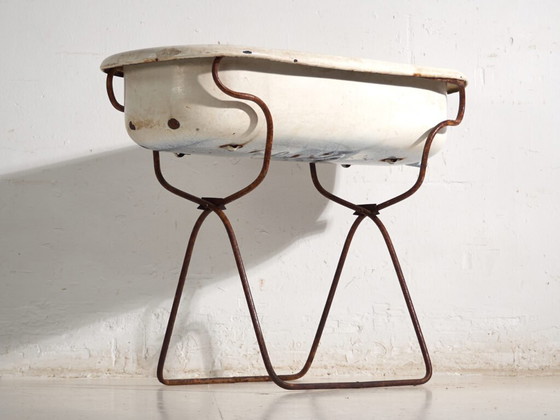 Antique bathtub in enamelled iron – Central Europe, circa 1950 #1 – Decorative Objects, Industrieel (photo 11 of 40)