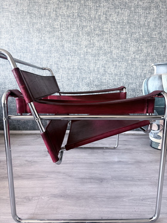 Image 1 of Poltrona vintage Wassily di Marcel Breuer per Fasem, in pelle rosso bordeaux.