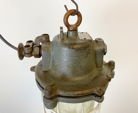 Image 1 of Suspension industrielle en fonte grise, style cage, années 1970