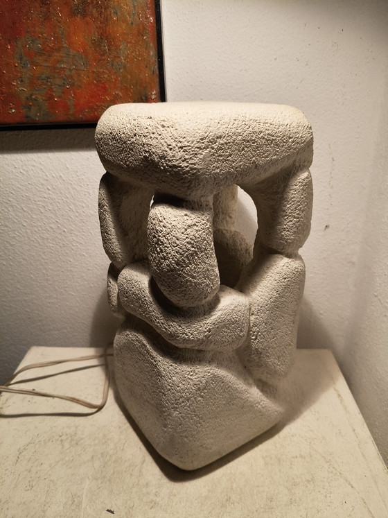 Image 1 of Mid century modern vintage design Franse brutalist Gard natuursteen tafellamp van ontwerper en beeldhouwer Albert Tormos 