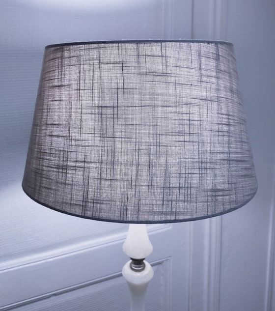 Image 1 of Alabaster-Stehleuchte und Metall-Radkappen 70er Jahre