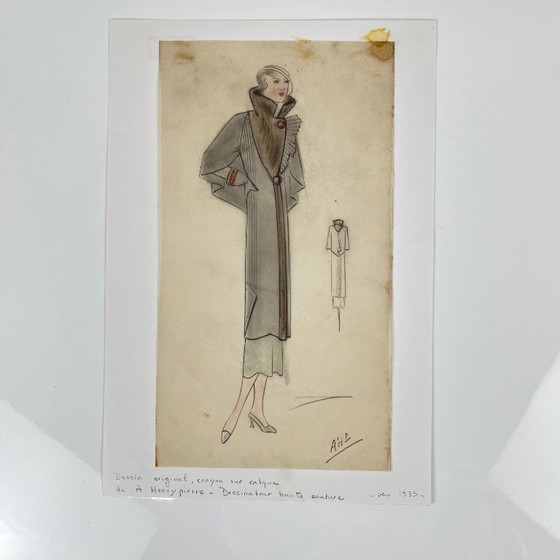 Image 1 of Boceto de moda sobre papel vegetal de A. Henry Pierre, 1935