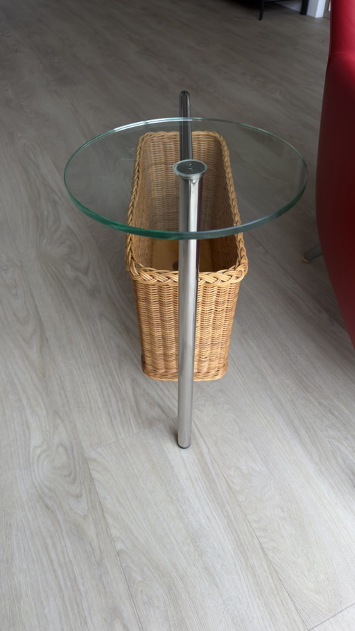 Tavolino e portariviste "Potto" disegnati da Andrea Branzi per Zanotta. – bijzettafels, Glass, Rattan (photo 2 of 7)