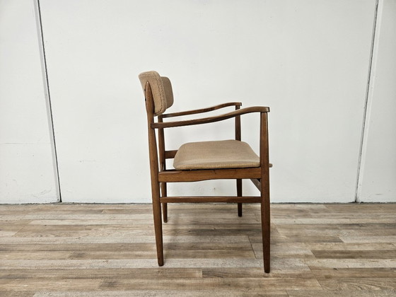 Image 1 of Zweedse fauteuil van hout met bruine stof