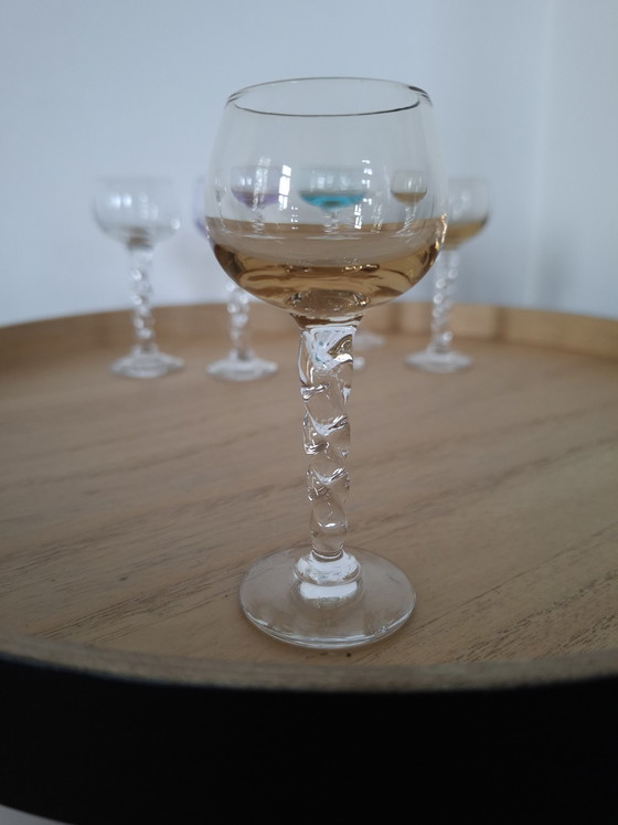 Image 1 of Set van 6 Vintage Likeurglazen – Regenboog Kleuren – Gedraaide Steel – 10 cm