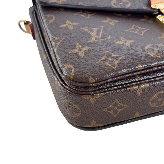 Louis Vuitton Pochette Metis – Crossbody tassen, Calfskin (photo 7 of 13)