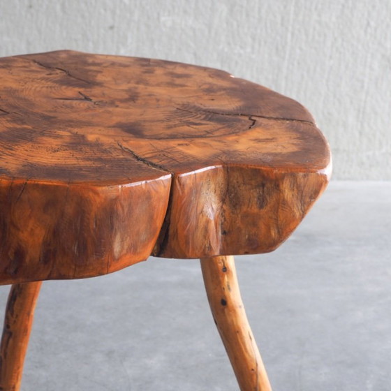 Vintage Franse bijzettafel van iepenhout in een koffer – Wood (photo 12 of 21)